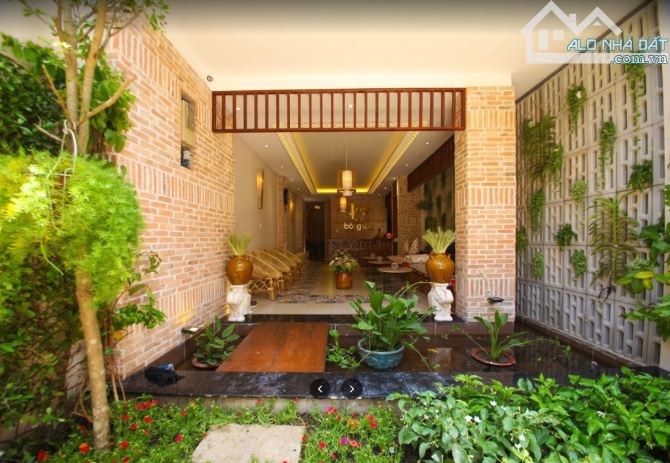 Bán nhà MT Quận 1 có HĐT cao - 4 tầng - Giá tốt - 2