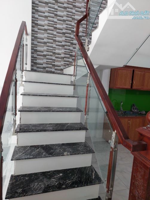 Chính chủ bán nhà lầu 100m2 Dĩ An gần chợ Dĩ An - 5