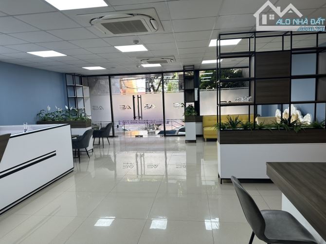 Cho thuê văn phòng Tại HĐmoon Hàm Nghi. Diện tích 120m2 giá thuê 17 triệu / tháng