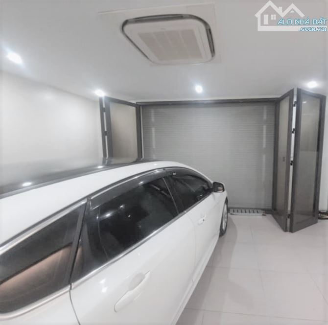 Bán Nhà Nguyễn Chí Thanh Đống Đa, Ô tô Kinh doNH, 108m x 5T, Giá 20 tỷ.