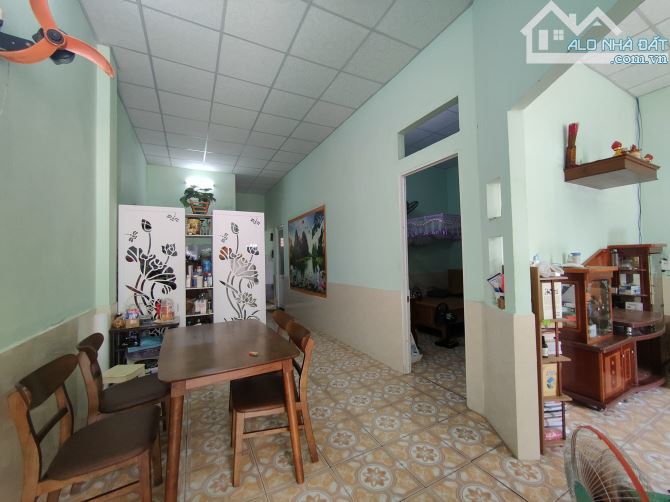Bán Nhà Cấp 4 Kiệt Ô tô Đậu Trong Sân Đường Phước Tường 11 Chỉ Nhỉnh 2 Tỷ. - 3