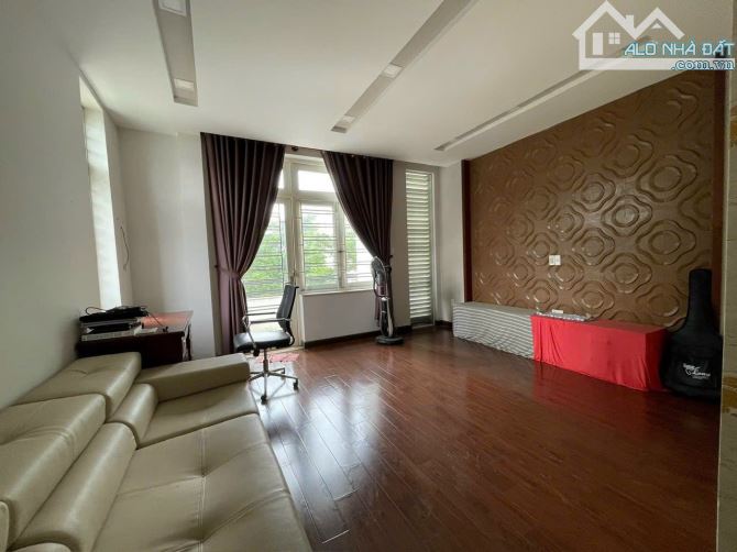 Biệt thự 2MT trục chính nguyễn Đình Thi Khu Dân cư Gia Hoà - 1