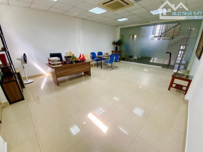 BÁN ĐẤT TẶNG BIỆT THỰ MẶT PHỐ HOÀNG CẦU ĐỐNG ĐA 70 TỶ 300m2 MT 15m 5T VỈA HÈ Ô TÔ THANG MÁ - 2