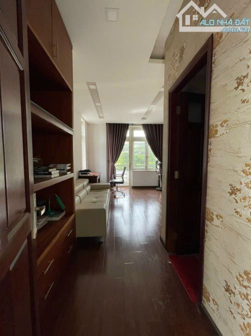 Biệt thự 2MT trục chính nguyễn Đình Thi Khu Dân cư Gia Hoà - 2