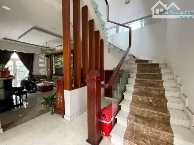 Biệt thự 2MT trục chính nguyễn Đình Thi Khu Dân cư Gia Hoà - 4