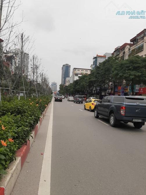 Sốc !! Chủ nợ Bank, Bán nhà mặt đường Trần Duy Hưng 2 mặt ngõ,1100m2, MT 30m, Giá 220 tỷ