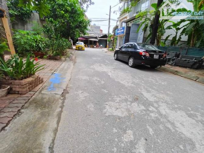 NHÀ LAI XÁ - PHÂN LÔ - Ô TÔ TRÁNH - KINH DOANH - GIÁ ĐẦU TƯ