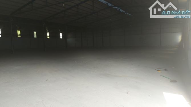 Cho thuê 2 nhà kho 2300m2 với 2400m2. Phường Thuận Giao, TP Thuận An, Bình Dương - 1