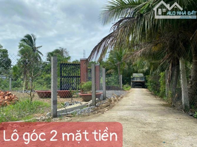 Lô góc 2 MT Ấp 4 An Thạnh 302 m2 13x24 giá 2 tỷ 5 Đường ô tô SHR NHẬN KÝ GỬI - 1