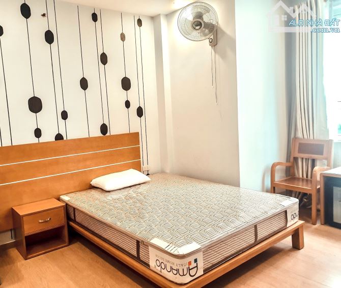 Cho Thuê CCMN Ngõ 143 Quan Hoa Cầu Giấy 30m2 Studio Full Nội Thất , Thang Máy Gần Chợ