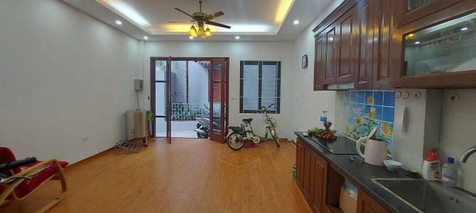 Bán nhà Cổ Nhuế, oto tải đỗ cửa, ngõ nông gần phố, nhà mới 5T - 40m2 - 3,95 tỷ - 4