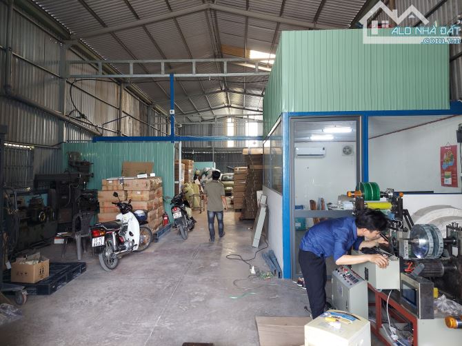 Cho thuê nhà xưởng 300m2 gần Quốc Lộ 1A phường An Phú Đông