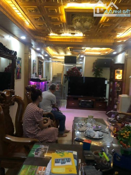 Bán nhà mặt phố Vĩnh Quỳnh 40m 6 tầng  ô tô tránh KD bất chấp mọi loại hình giá hơn 6 tỷ - 1