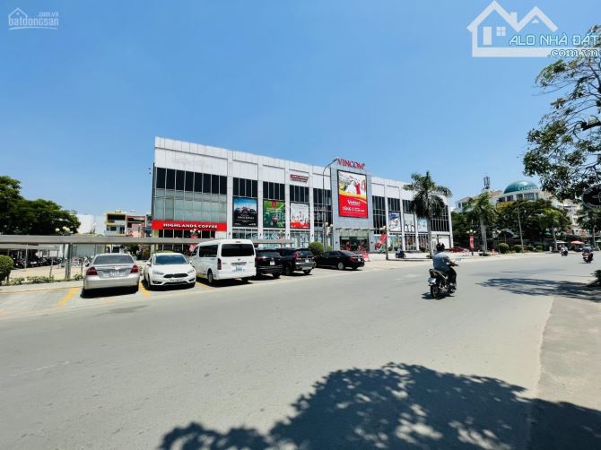 Đất 2 mặt tiền Biệt Thự Nam Long - Trần Trọng Cung- 200m - 31 tỷ -  Đường chính 20m - 1