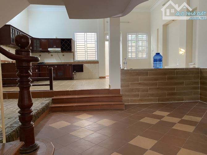CHO THUÊ BIỆT THỰ MẶT TIỀN ĐƯỜNG 25 -7M X 18M Trệt 2 Lầu Giá 22TR - 1
