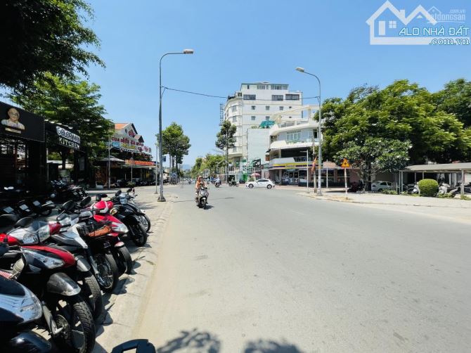 Đất 2 mặt tiền Biệt Thự Nam Long - Trần Trọng Cung- 200m - 31 tỷ -  Đường chính 20m - 2