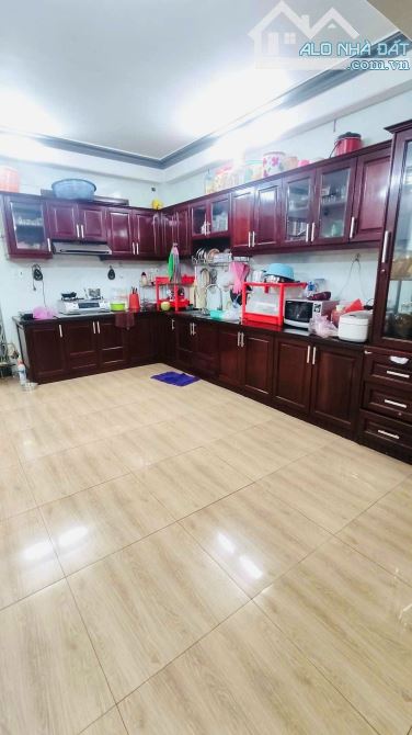 Bán nhà HXH Nguyễn Văn Săng Q.Tân Phú, DT: 9.2x30m nhà 3 lầu giá 28 tỷ - 6