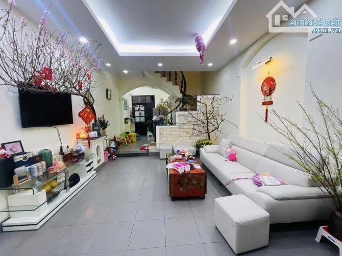 B.ÁN NHÀ ĐỘI CẤN – BA ĐÌNH - ĐẸP Ở NGAY - Ô TÔ ĐỖ GẦN – 20M RA PHỐ - 52M2 – NHỈNH 6 TỶ