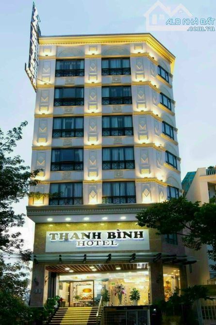 Bán nhà 2 MT đường Cộng Hòa, Tân Bình, DT 8x30m, nhà 5 lầu, HĐ thuê 180 triệu, giá 67 tỷ