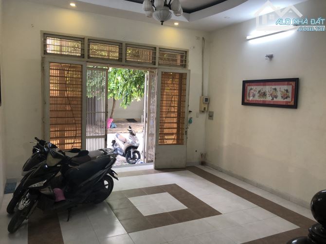 BÁN NHÀ MẶT TIỀN ĐƯỜNG SỐ 9  KDC Himlam , phường 4 Quận 08 - 8