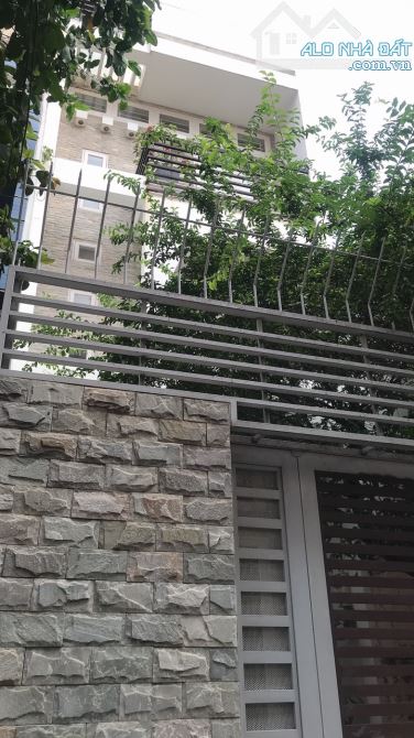 Ban nha mặt tiền, đường LÂM VĂN BỀN. Q7. Dt: 10m x 20m. Giá 20 tỷ.