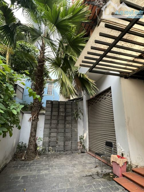 Bán Biệt Thự Nguyễn Thành ý, Đa Kao, Quận 1 Diện tích: 8x16m2, 3 Lầu, giá 24 tỷ