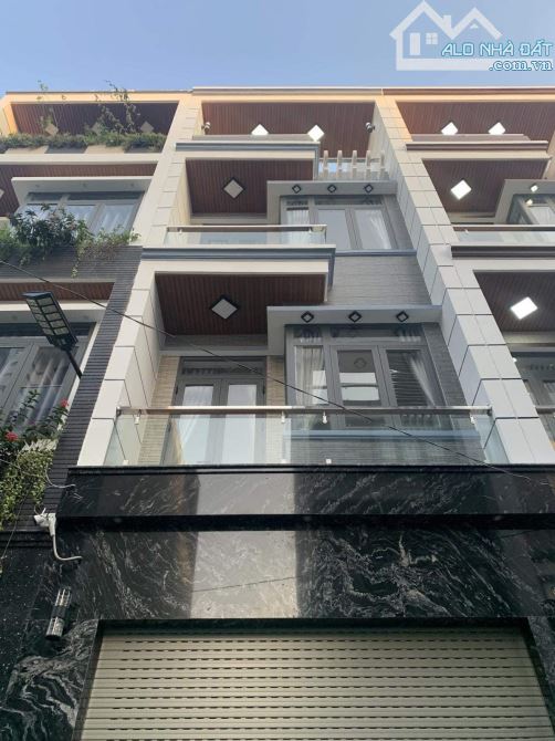 Nhà mới 5 tầng trung tâm. Xe 7 chỗ ngủ nhà tặng nội thất cao cấp