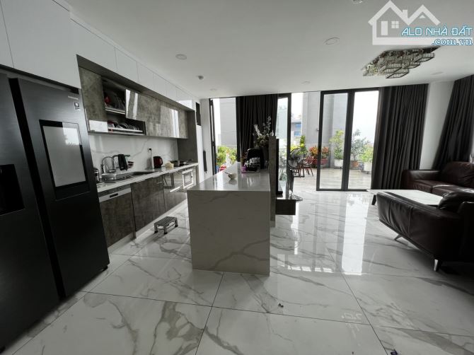 Penthouse Cao Cấp - Xi Grand Court. Quận 10. 250m2. Chủ gấp bán. Giá thấp hơn lúc mua.