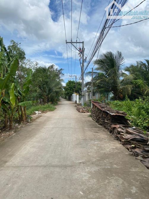 2,6 công mặt tiền đường nguyễn văn quy, có 200m2 thổ cư gần trường tiểu học phú thứ - 3