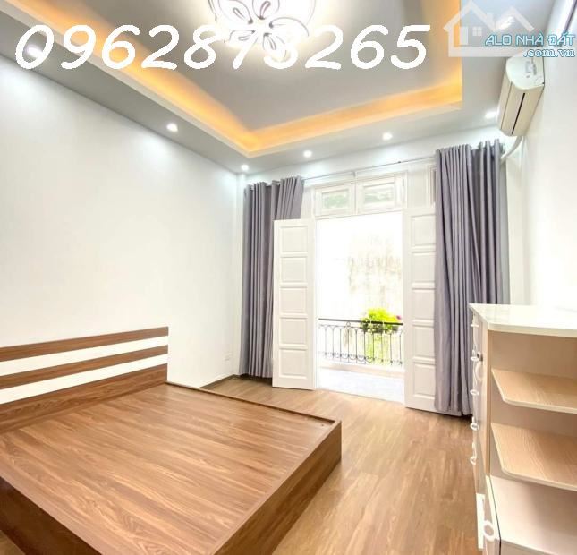 Bán nhà HOA LÂM-VIỆT HƯNG-LONG BIÊN. DT 40m2, nhà 5 tầng, gần ô tô, giá bán 4.5 tỷ - 1