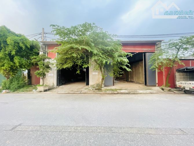 Cho thuê 400m2 đường xe cont ra vào thoải mái