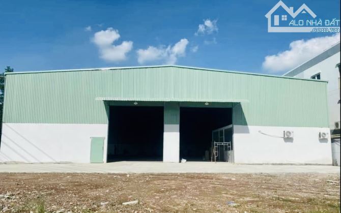 Cho thuê 1000m2 nam hồng xây mới 2 cửa