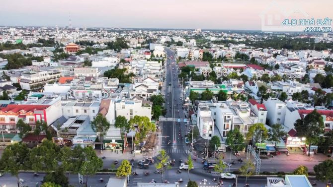 Nhà Góc 2 Mặt Tiền Đường TRẦN HOÀNG NA Cần Thơ Giá 20 tỷ Cách Đuòng Nguyễn Văn Cừ 60m - 4