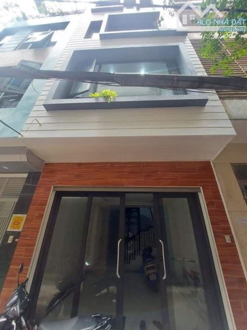 Bán nhà Việt Hưng, Long Biên 50 mét X 5 tầng, ngõ thông, ô tô tránh 6.5 tỷ