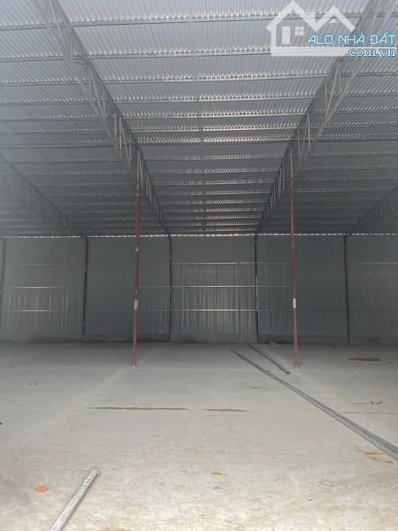 Cho thuê kho xưởng 220m2 300m2 khu vực gần Đại Học Công Nghiệp đường QL32 Hà Nội