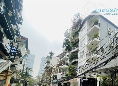Bán nhà mặt phố Tây Hồ gần Hồ Tây, 210m2, 4 tầng, mt 8m, 101 tỷ