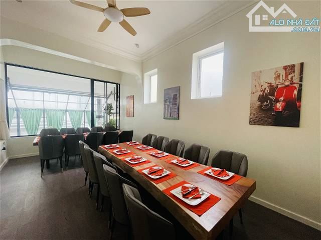 Bán nhà mặt phố Tây Hồ gần Hồ Tây, 210m2, 4 tầng, mt 8m, 101 tỷ - 2