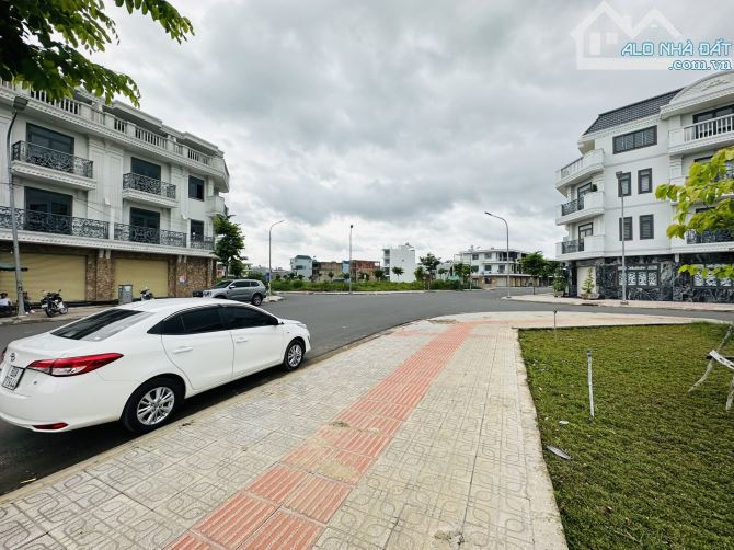 Bán nhà thô 1 trệt 3 lầu view công viên Đường E6, 5x20=100m2 Bửu Long Giá 6,5 tỷ. - 3