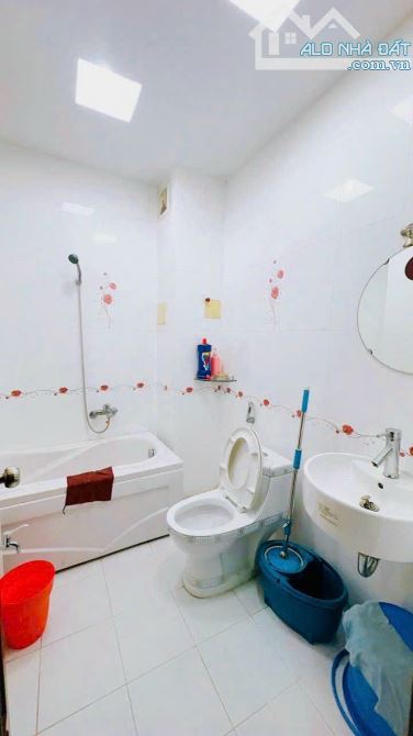 VĨNH HỘI - ĐOẠN ĐƯỜNG MỚI HOÀN THÀNH  ĐƯỜNG BỰ NHẤT QUẬN KHÔNG CÓ ĐỐI THỦ - 5