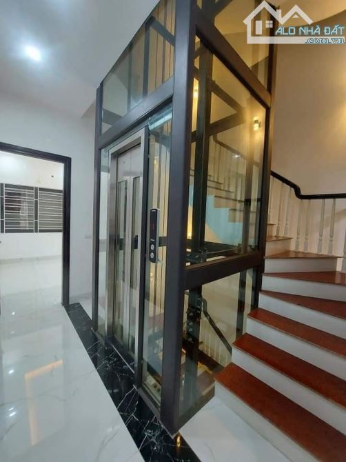 Bán nhà Việt Hưng, Long Biên 50 mét X 5 tầng, ngõ thông, ô tô tránh 6.5 tỷ - 7