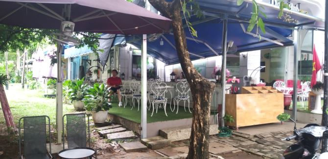 Cho thuê mặt bằng trệt Hưng Phước, DT: 80m2 đã có bàn ghế quầy bar giá rẻ.