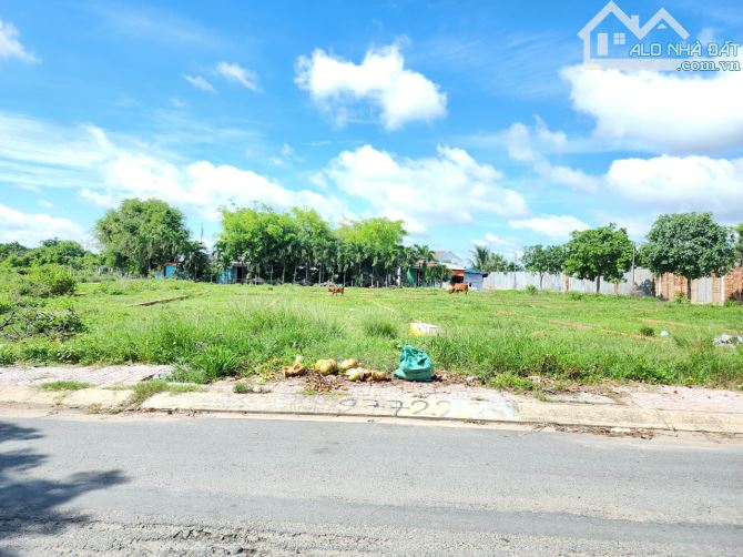 Bán gấp lô đất 107m2 thổ cư Nguyễn Thị Rành, gần KCN Tây Bắc, SHR, 1 tỷ 225