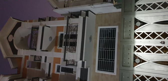 Ban nha, 4 lầu, giá rẻ nhất, đường TRẦN XUÂN SOẠN. Q7. Dt: 4m x 15m. Giá 6.5 tỷ.