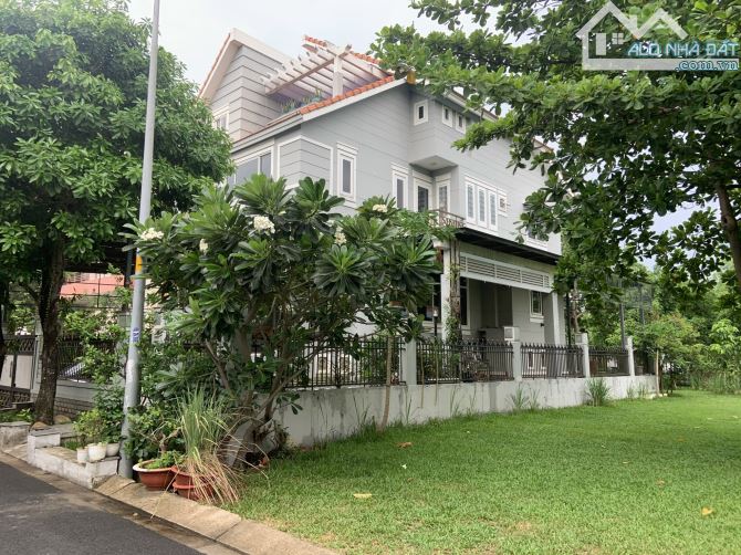 Bán Lô đất Khu Nguyễn Văn Hưởng Thảo Điền Quận 2 DT: 20x23m CN 456m2 giá chỉ 140 triệu/m2 - 2