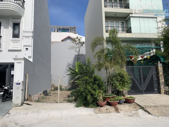 Đất 7x17 đông nam đường 25 khu bờ sông Sài Gòn phường Hiệp Bình Chánh Tp Thủ Đức rẻ 12tỷ