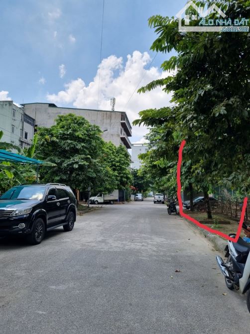 CHỦ CẦN BÁN GẤP LÔ ĐẤT PHÚ ĐIỀN  CẠCH CHUNG  CƯ CAO  NGUYÊN TP TỪ SƠN DT100M2 MT5M - 7xTY - 1