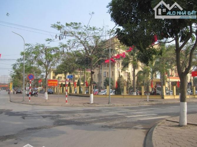 MẶT PHỐ BÙI HUY BÍCH ĐỐI DIỆN QUẬN ỦY VỈA HÈ 7M 6 tầng thang máy 68m mt 5m chỉ 14 tỷ. - 5