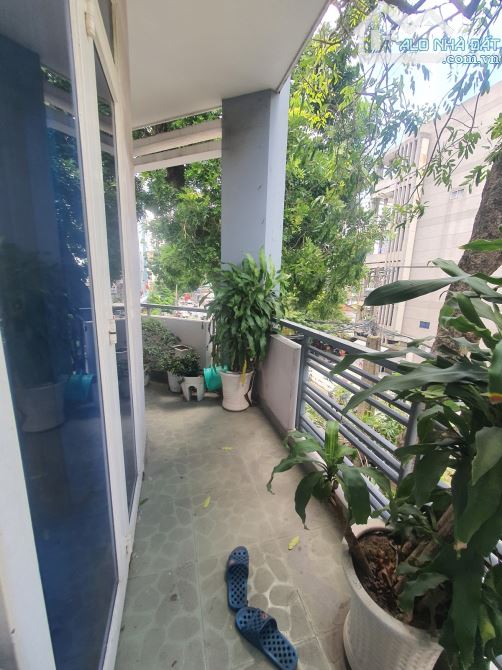 Mặt tiền đường Tân Phước. Q10. Ngay SVĐ Thống Nhất. 140m2. 4 tầng. Căn góc cực đẹp - 2