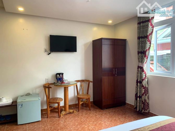 Cần Bán Khách Sạn Mặt Tiền Đường Nguyễn Chí Thanh - Phường 1 - Tp Đà Lạt.6 tầng 52ty - 3