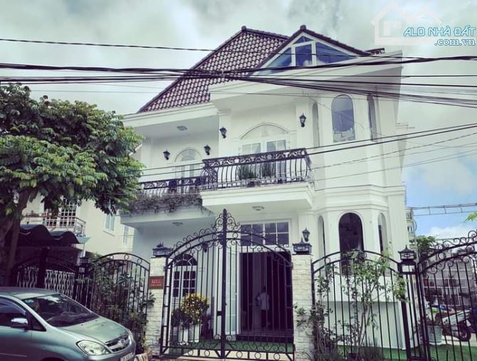 Cán bán or cho thuê căn biệt thự tại tp Đà Lạt. 5 ần 16phong. 29ty